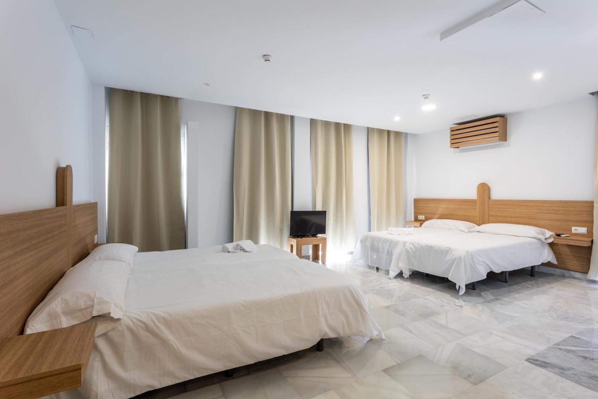 Hotel El Tujjar 洛斯巴里奥斯 外观 照片