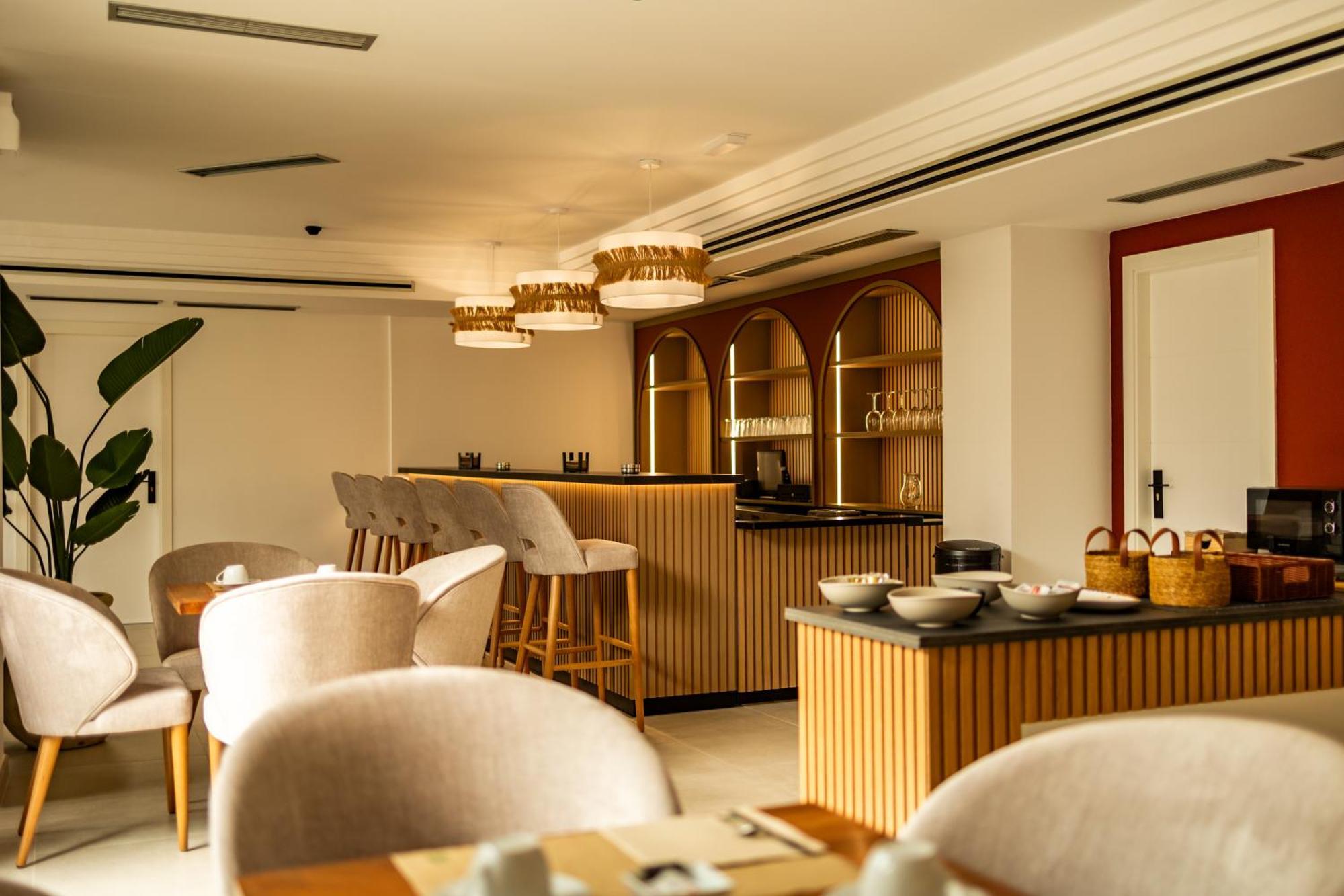 Hotel El Tujjar 洛斯巴里奥斯 外观 照片