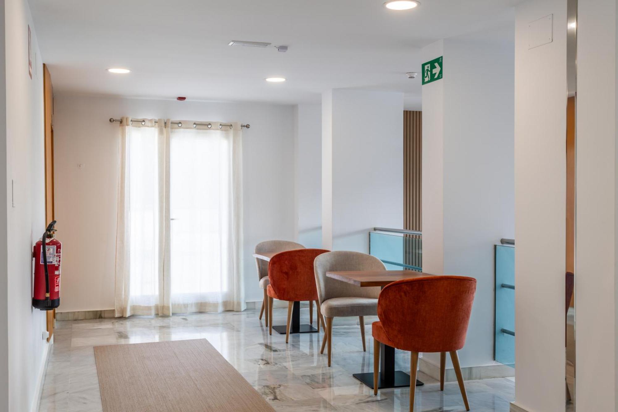 Hotel El Tujjar 洛斯巴里奥斯 外观 照片