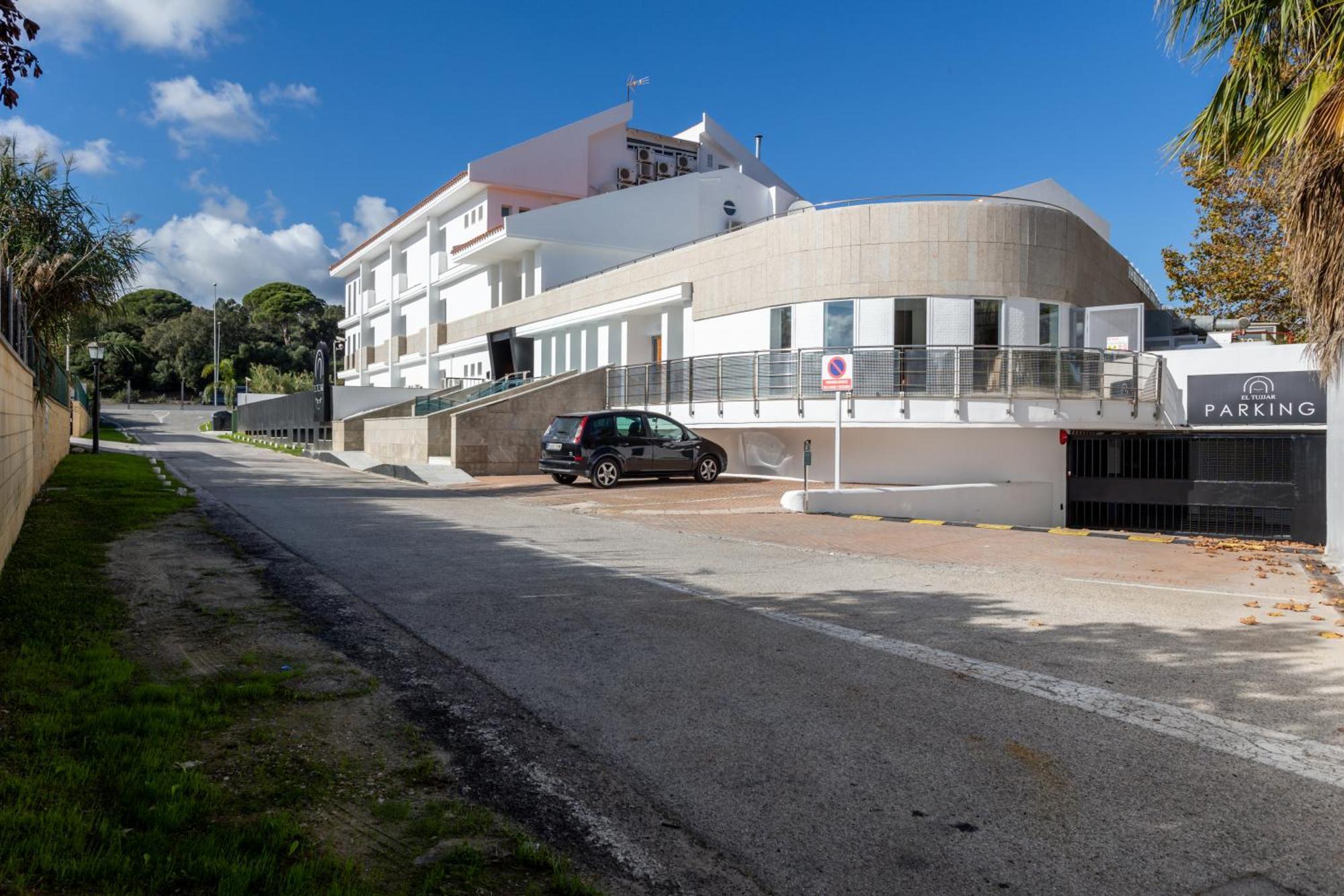 Hotel El Tujjar 洛斯巴里奥斯 外观 照片