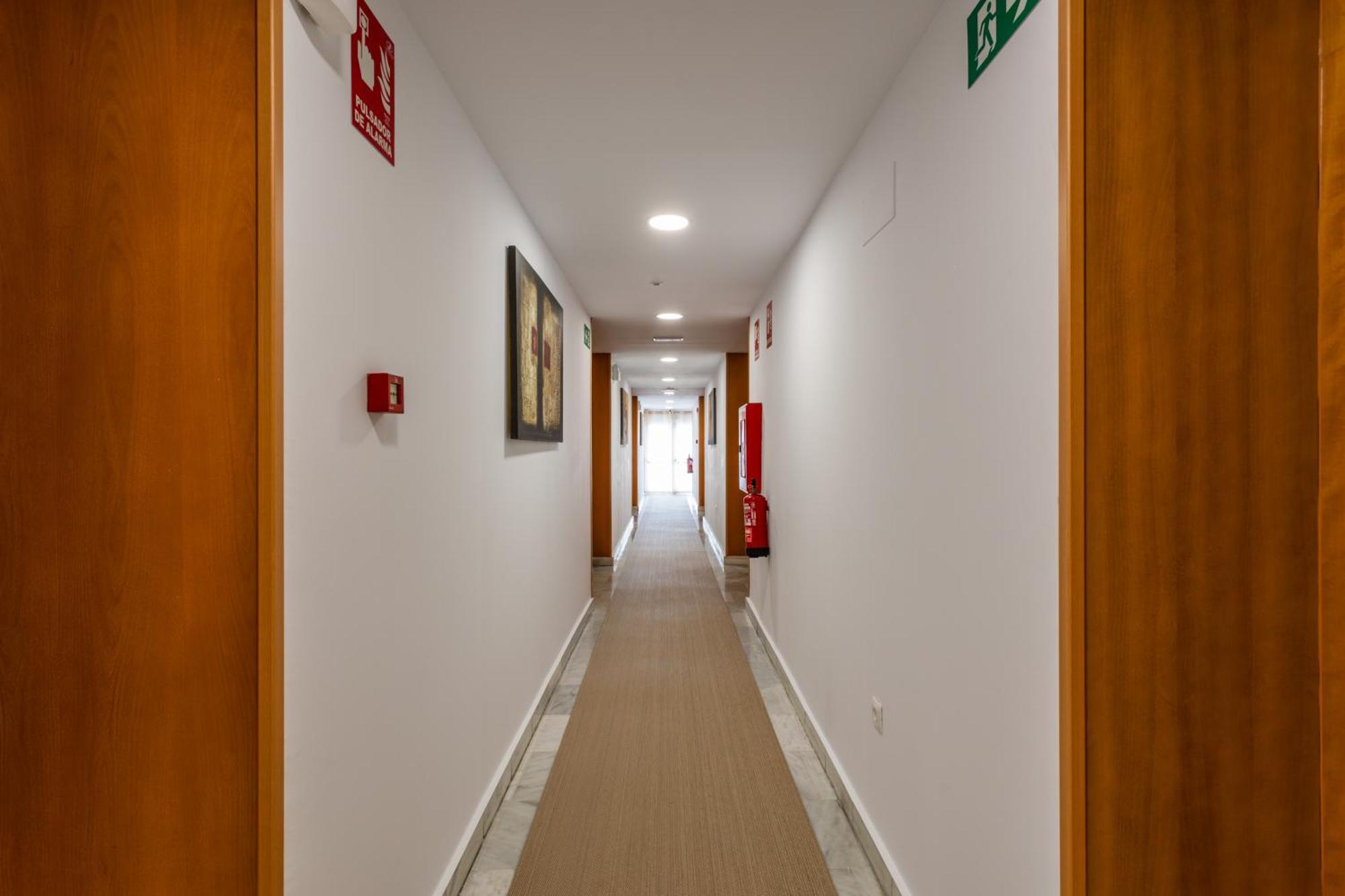 Hotel El Tujjar 洛斯巴里奥斯 外观 照片