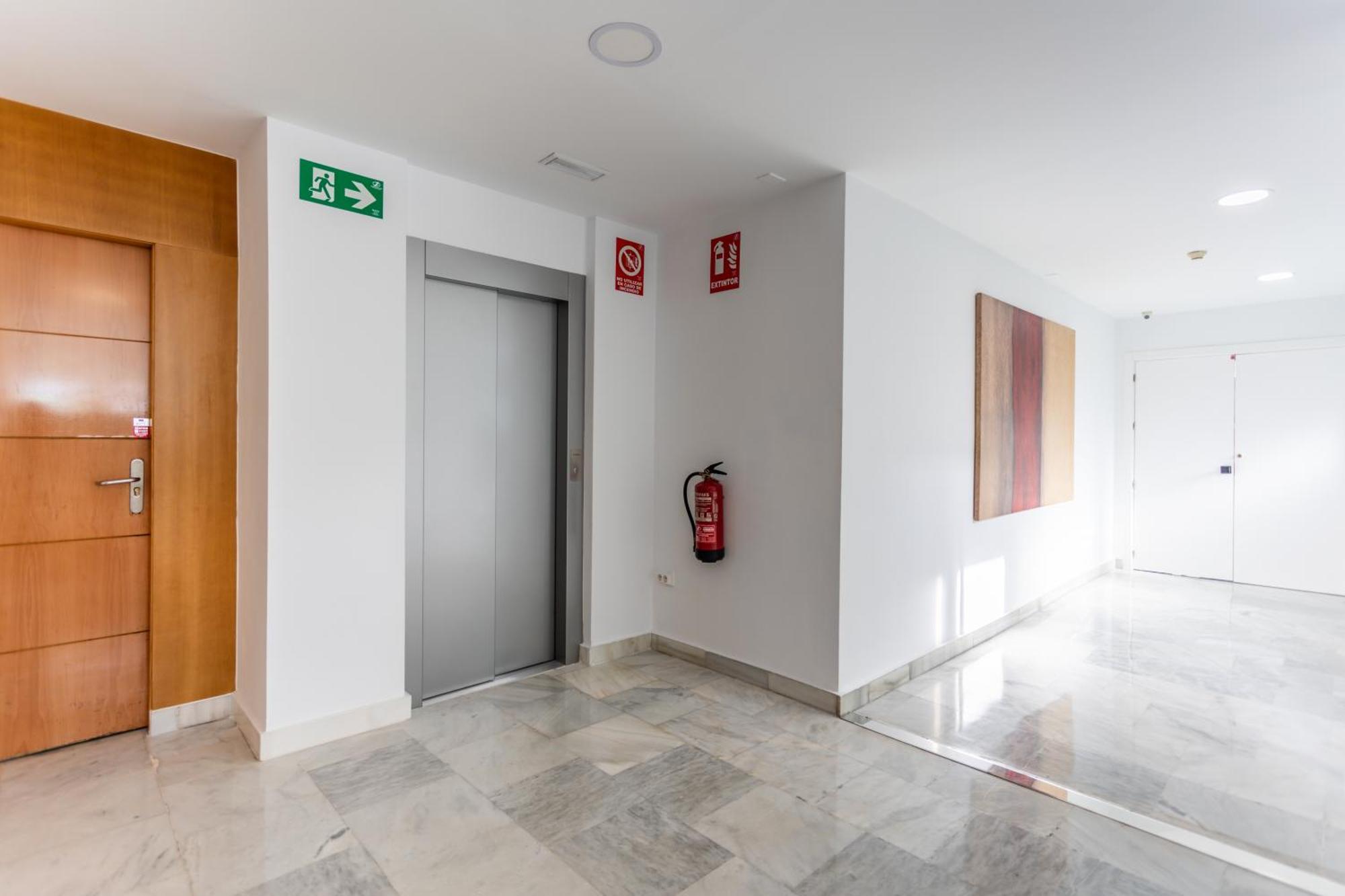 Hotel El Tujjar 洛斯巴里奥斯 外观 照片