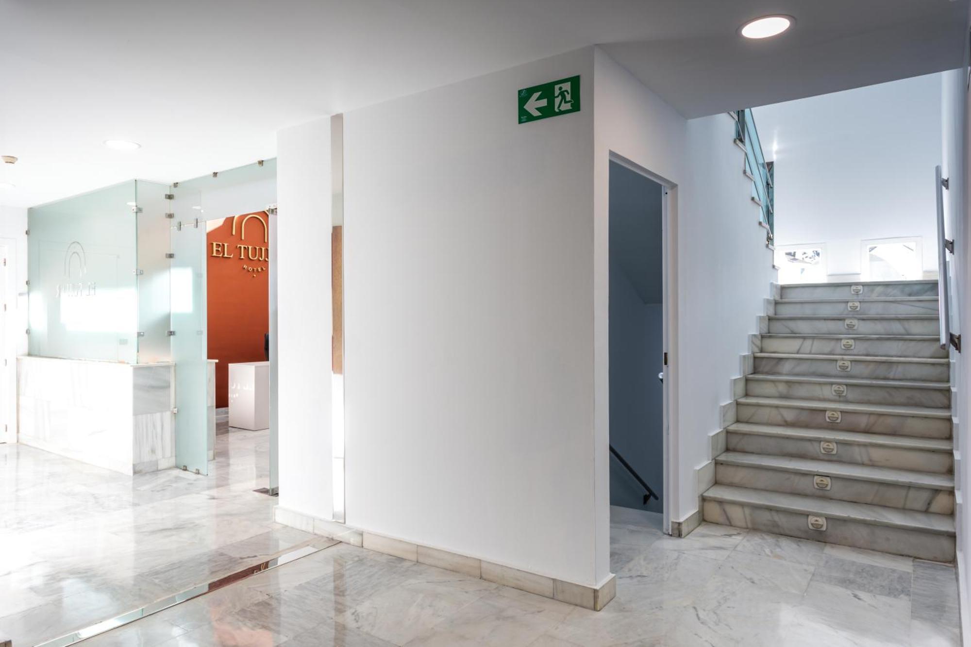 Hotel El Tujjar 洛斯巴里奥斯 外观 照片