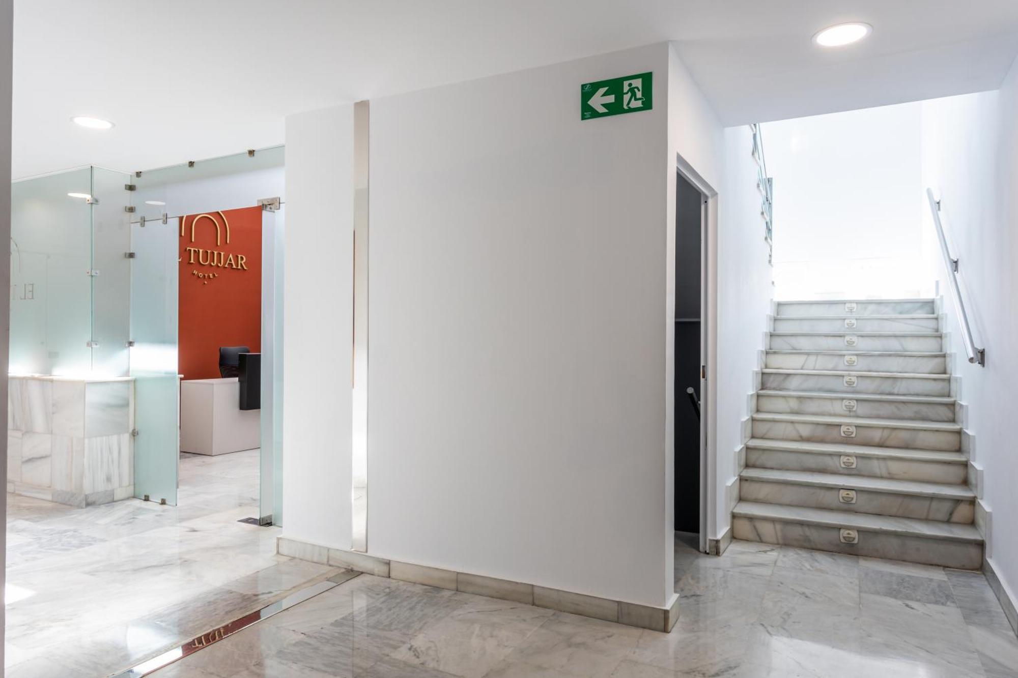 Hotel El Tujjar 洛斯巴里奥斯 外观 照片